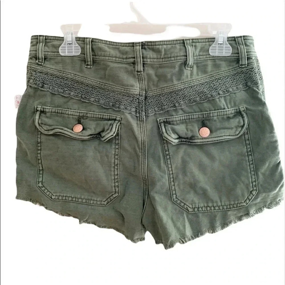 ❤️‍🔥HOST PICK❤️‍🔥 Free People Great Expectations Lace shorts NWT! - Picture 3 of 11